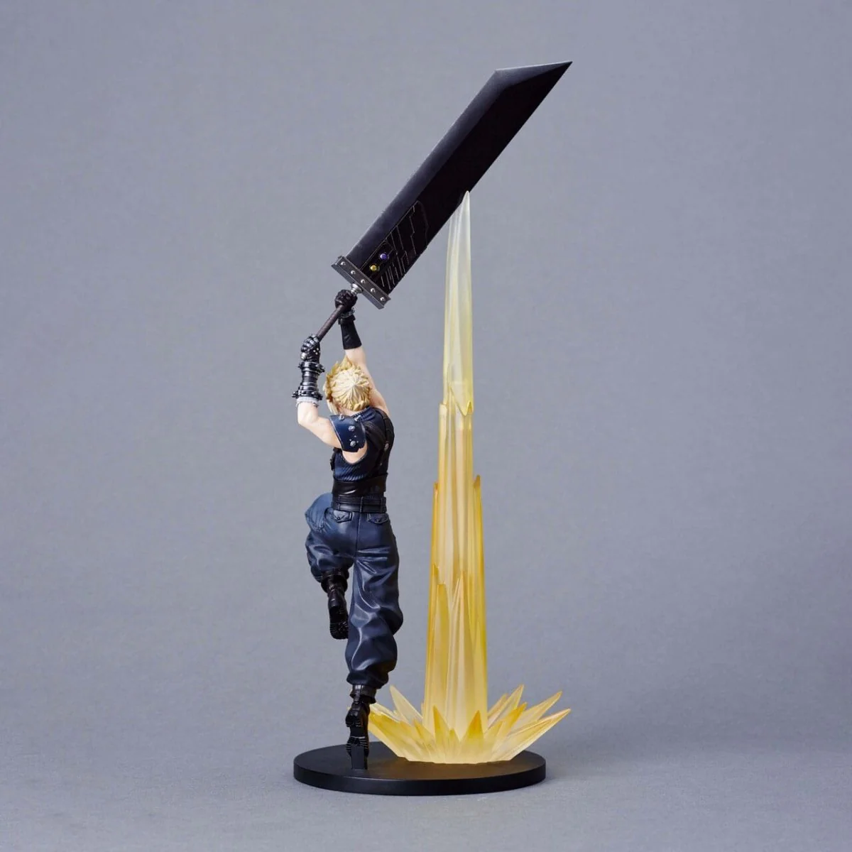 Final Fantasy VII Rebirth PVC Figure - Cloud Strife 30cm - Image 3