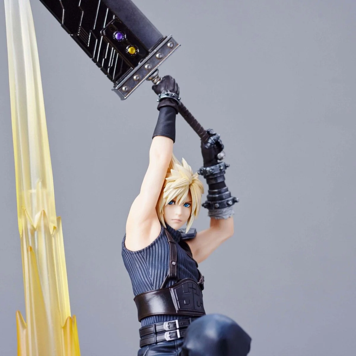 Final Fantasy VII Rebirth PVC Figure - Cloud Strife 30cm - Image 4