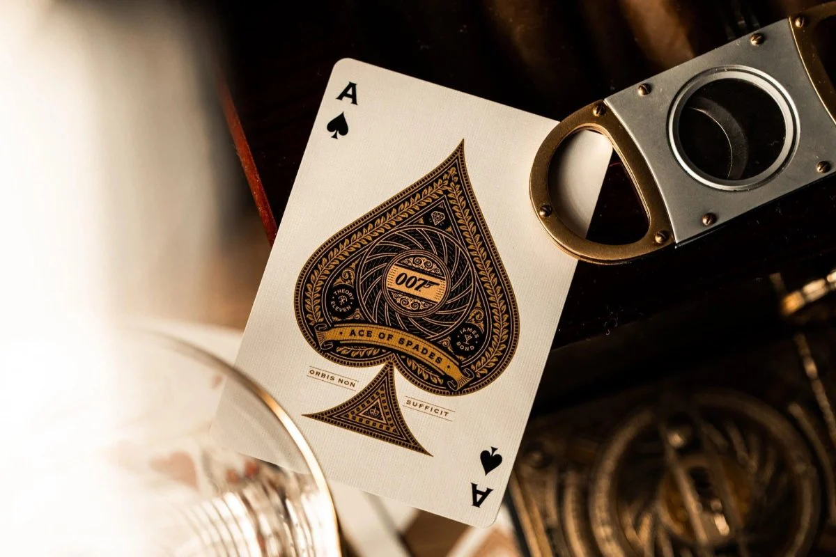 Theory 11 - James Bond 007 Playing Cards - Image 2