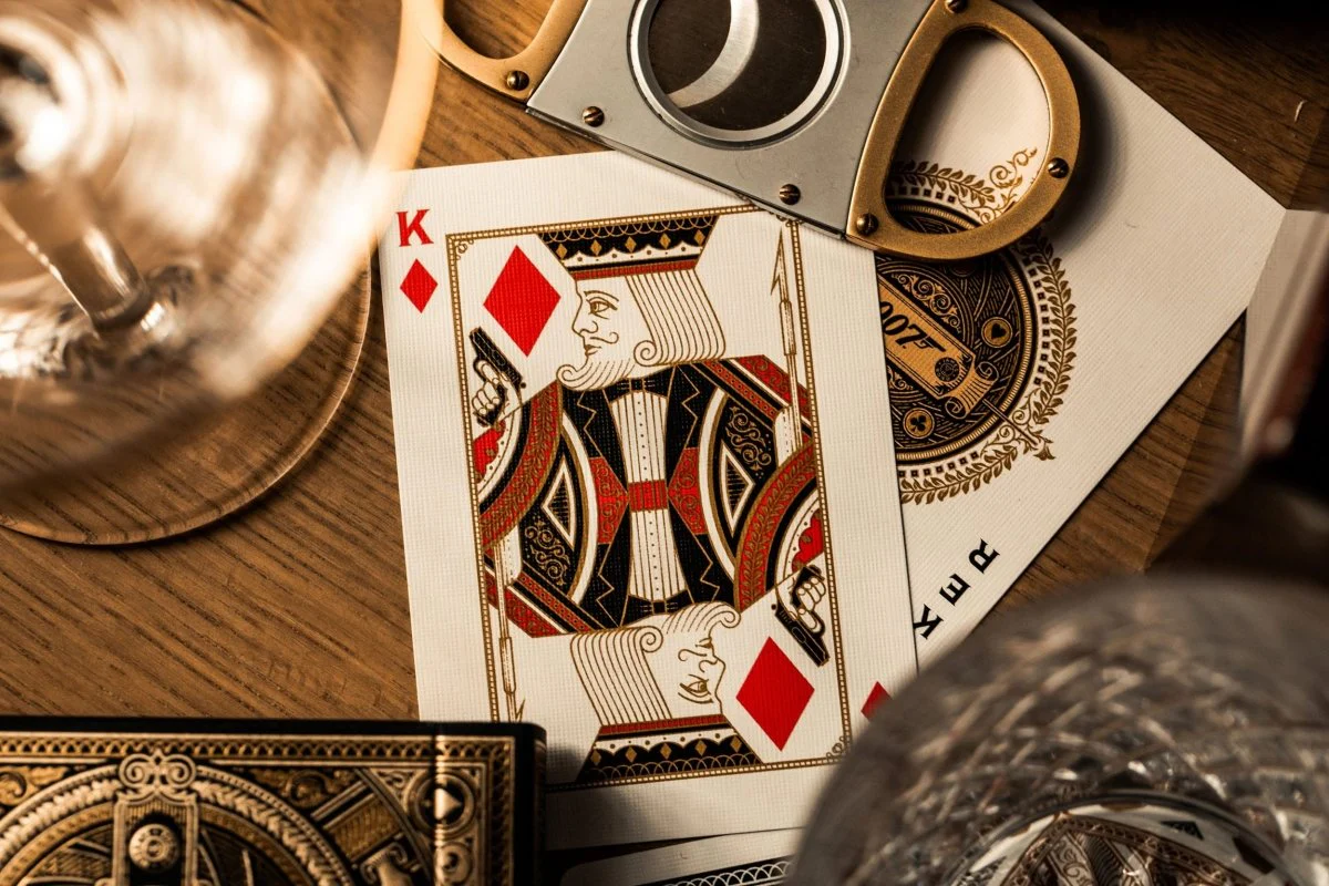 Theory 11 - James Bond 007 Playing Cards - Image 4