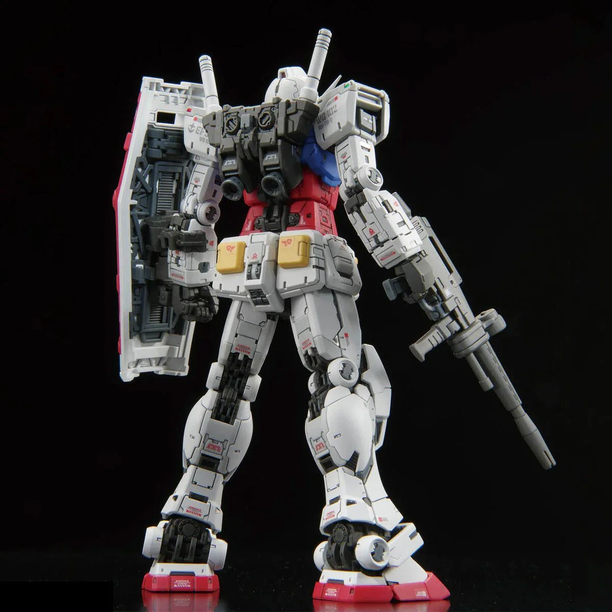 Bandai - Real Grade 1/144 RX-78-2 Gundam Version 2.0 - Image 6