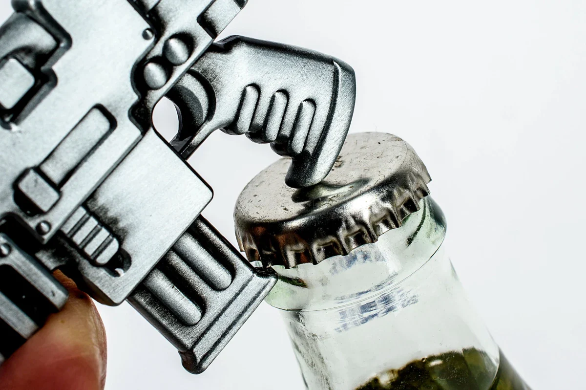 Warhammer 40,000: Bolt Rifle Bottle Opener - Image 6