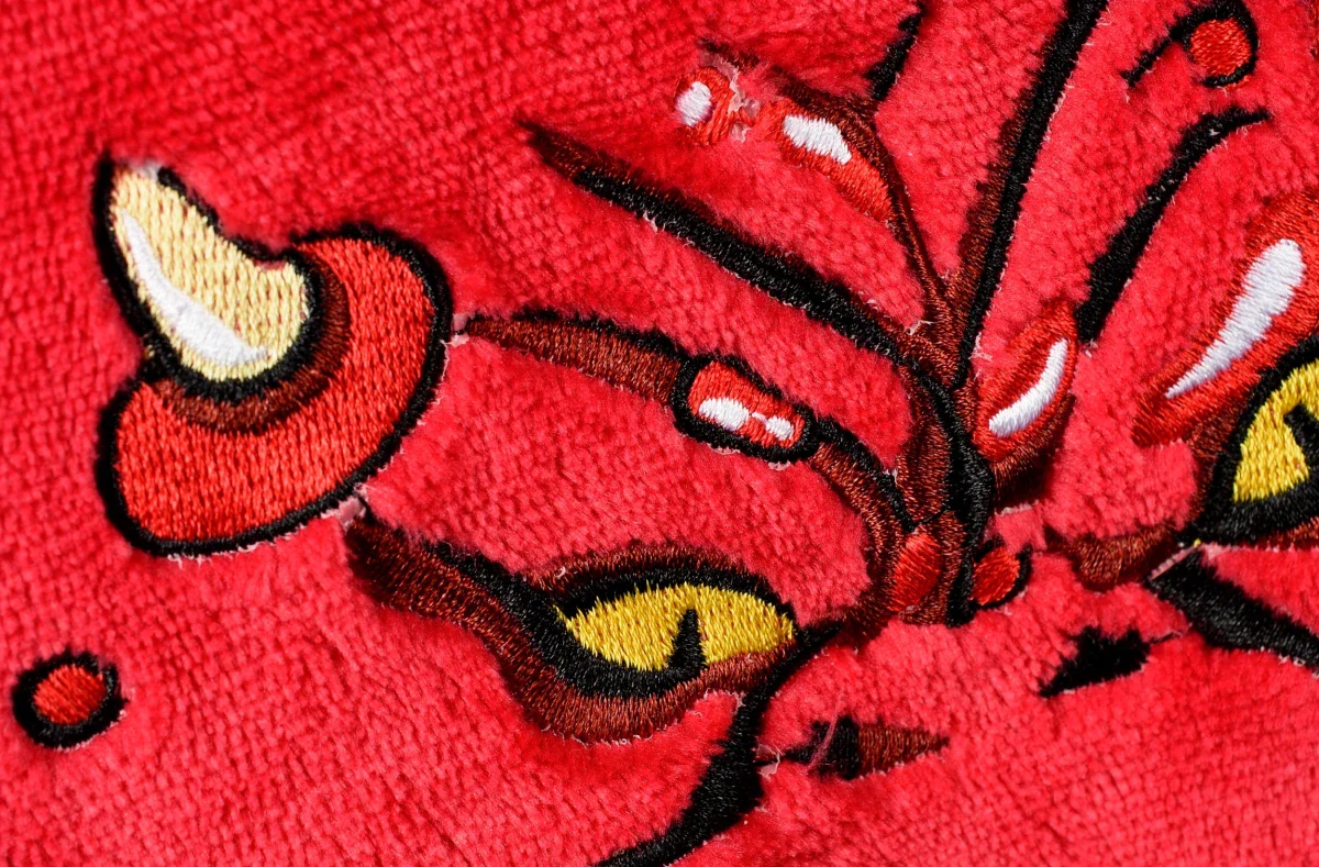 Warhammer 40,000: Red Squig Hooded Blanket - Image 8