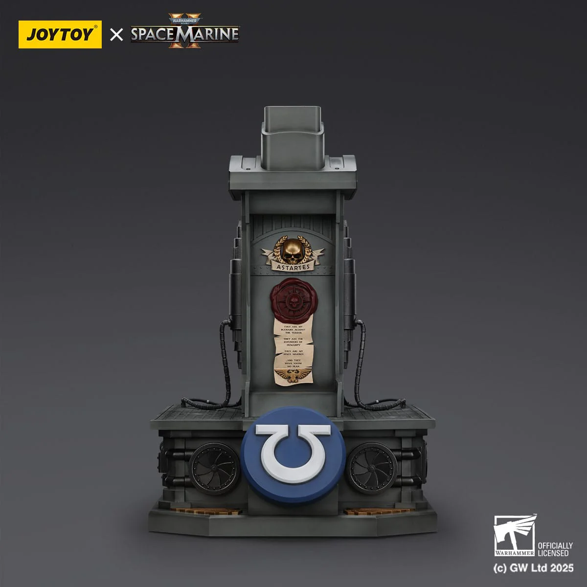 Warhammer 40,000: Space Marine 2 Replica Ultramarines Lieutenant Titus Helmet with Display Stand 1/1 - Image 5